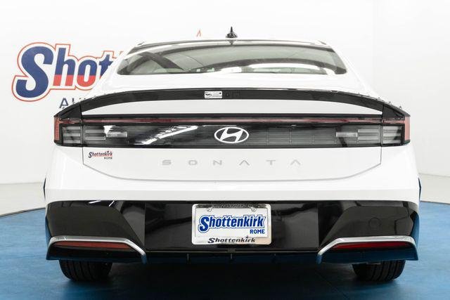 New 2026 White Hyundai SEL Sport image 6