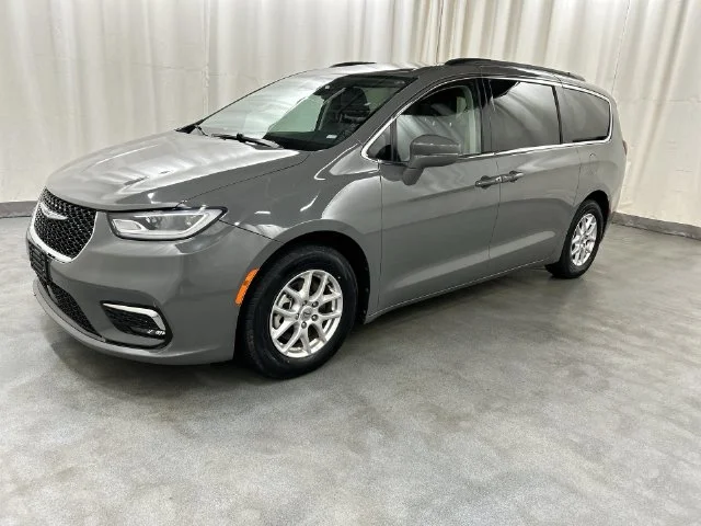 Used 2022 Chrysler Pacifica Touring L with VIN 2C4RC1BG6NR195419 for sale in Waterbury, CT