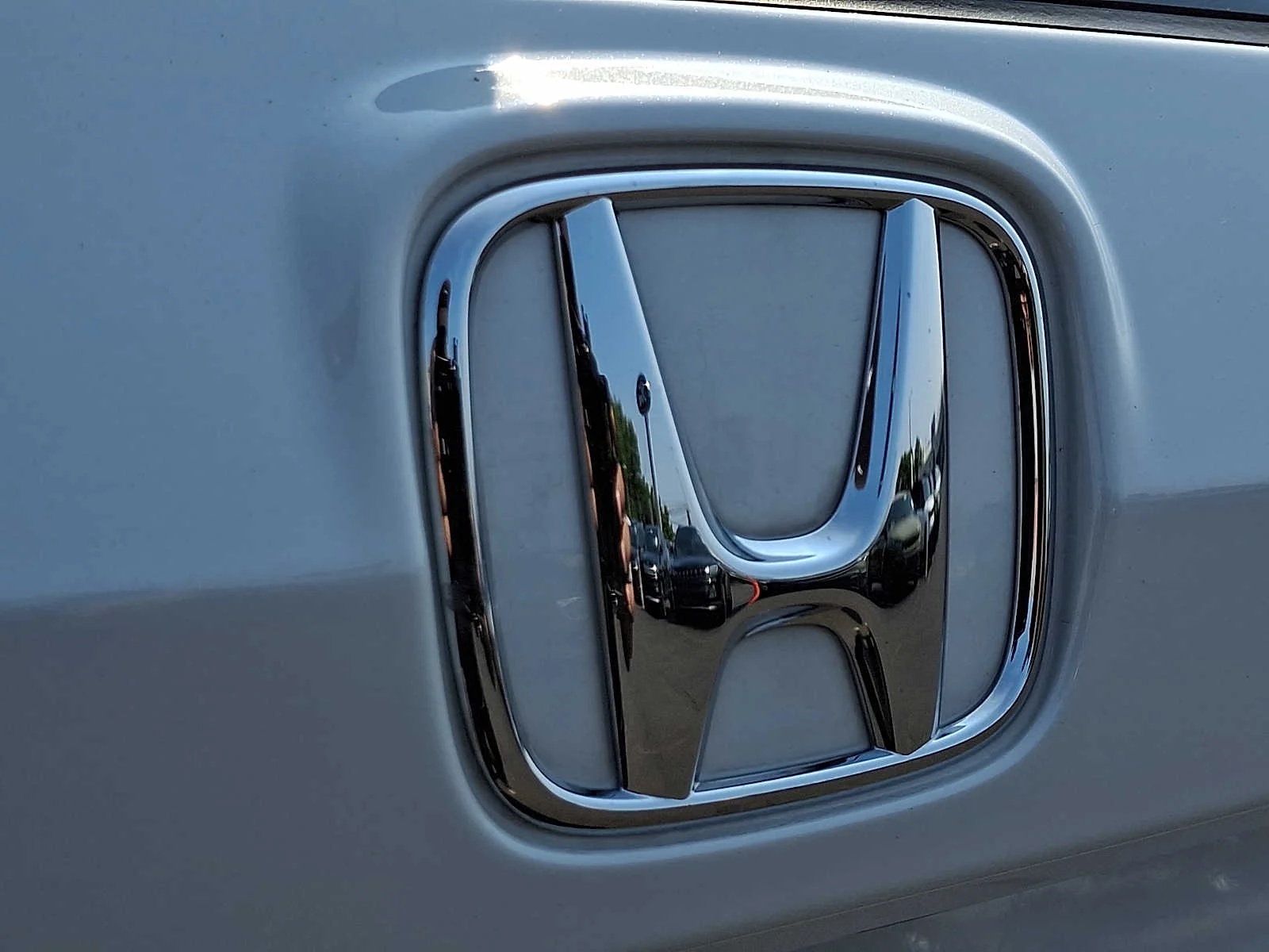 Used 2024 Platinum White Pearl Honda EX-L image 31