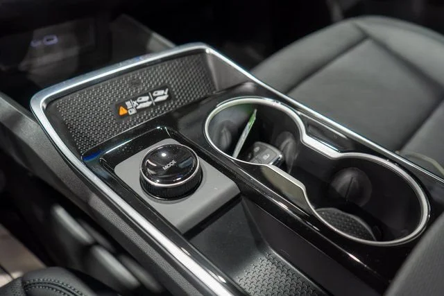 2027 Chevrolet Equinox LT - Photo 23