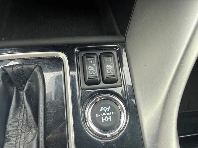 Used 2024  Mitsubishi  image 25