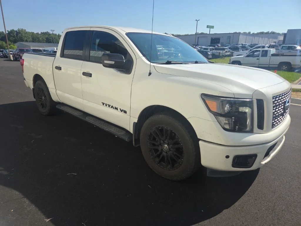 Used 2018 White Nissan SV image 15
