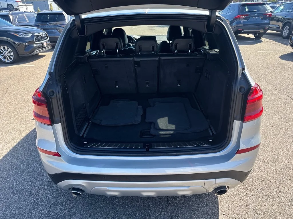Used 2019 Silver BMW xDrive30i image 7