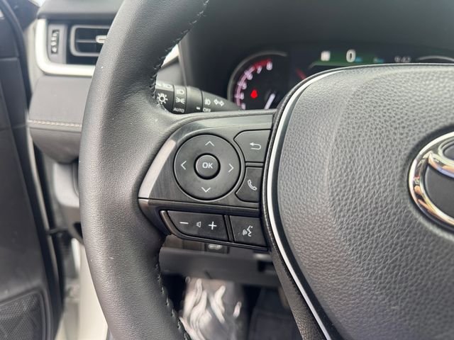 Certified Used 2023 Pearl Toyota XLE Premium image 29