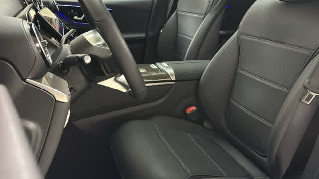 Certified Used 2026 Black Mercedes-Benz GLC 300 image 25