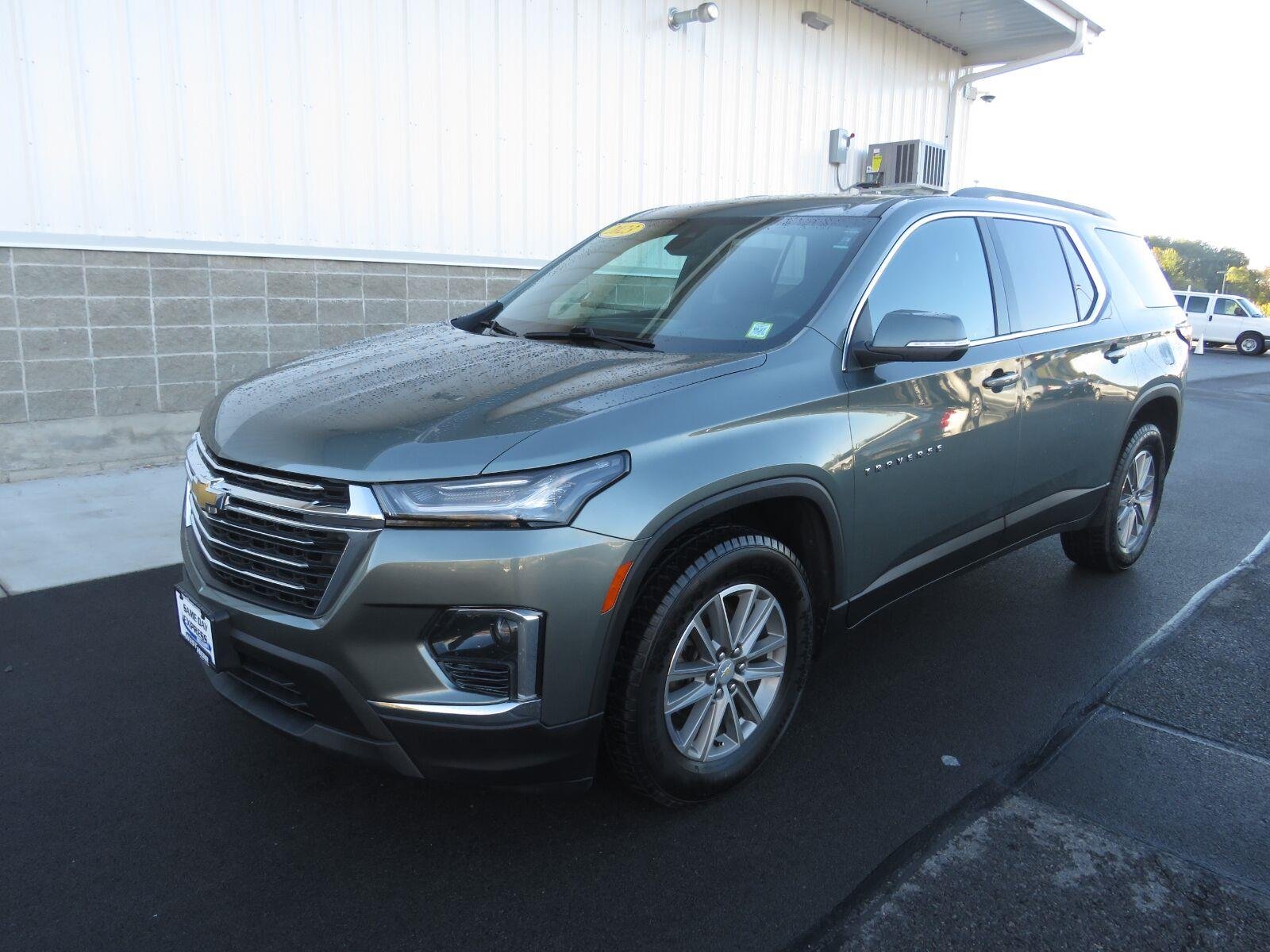 Used 2023 Silver Sage Metallic Chevrolet LT Cloth image 11