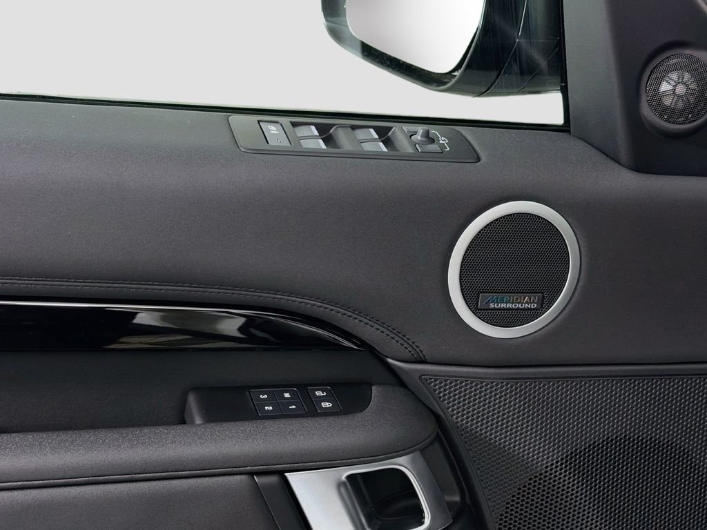 New 2026 Fuji White Land Rover S image 18
