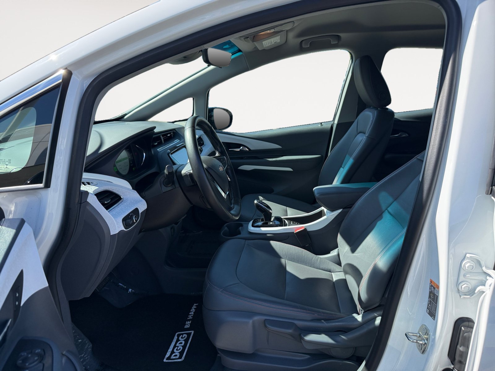 Used 2020 Summit White Chevrolet Premier image 10