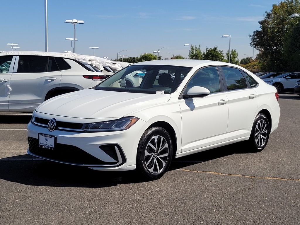 Used 2025 White Volkswagen 1.5T S image 10