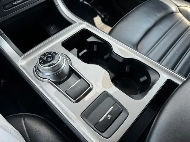 Used 2024 Gray Ford SEL image 25