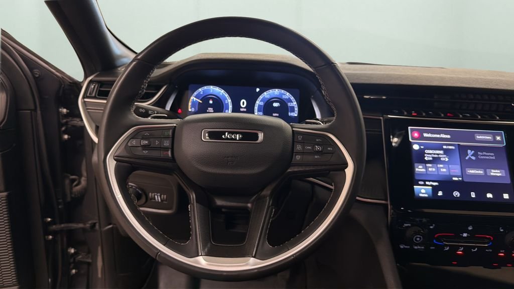 Used 2023 Gray Jeep Altitude image 12