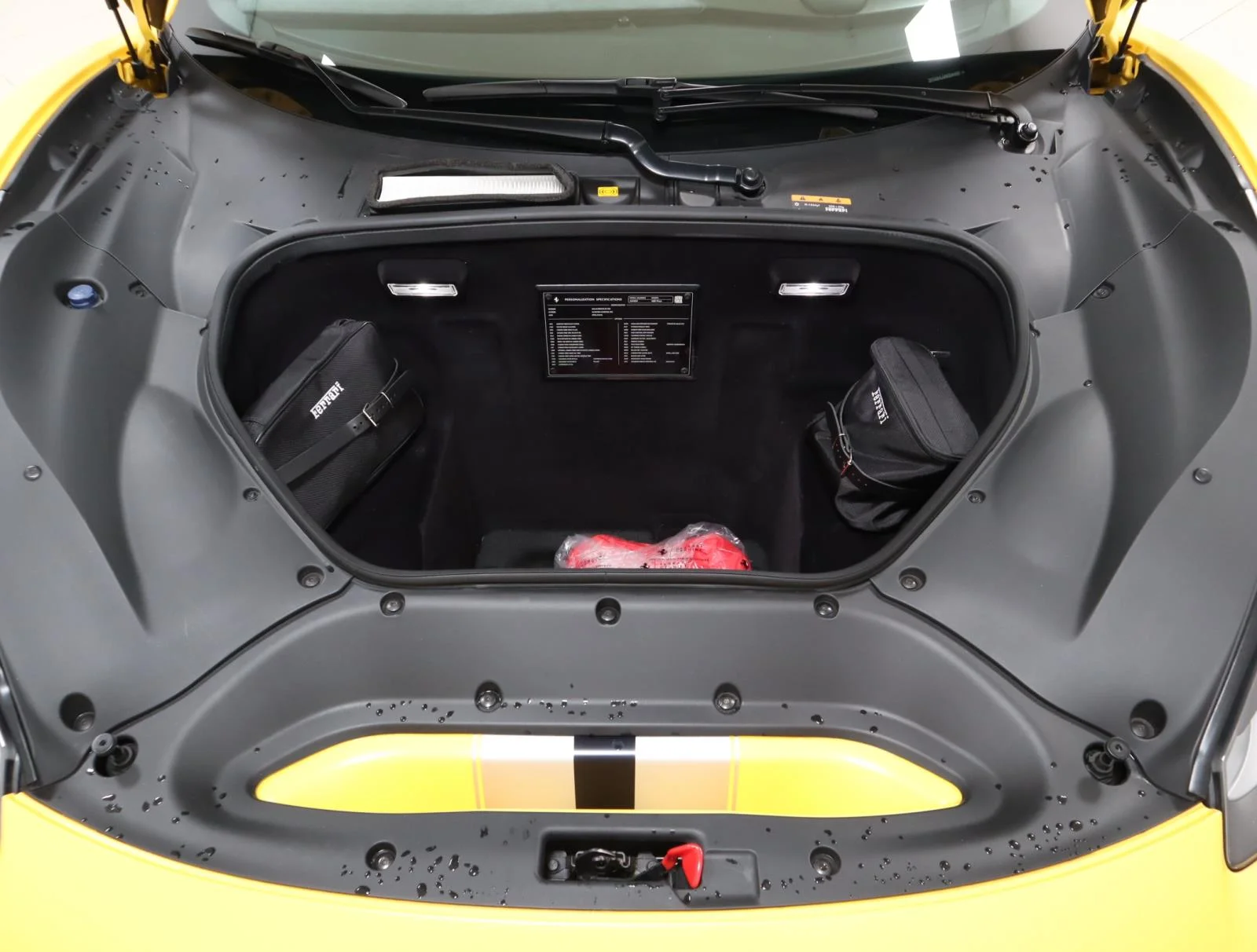 Used 2019 Giallo Modena Ferrari Coupe image 20