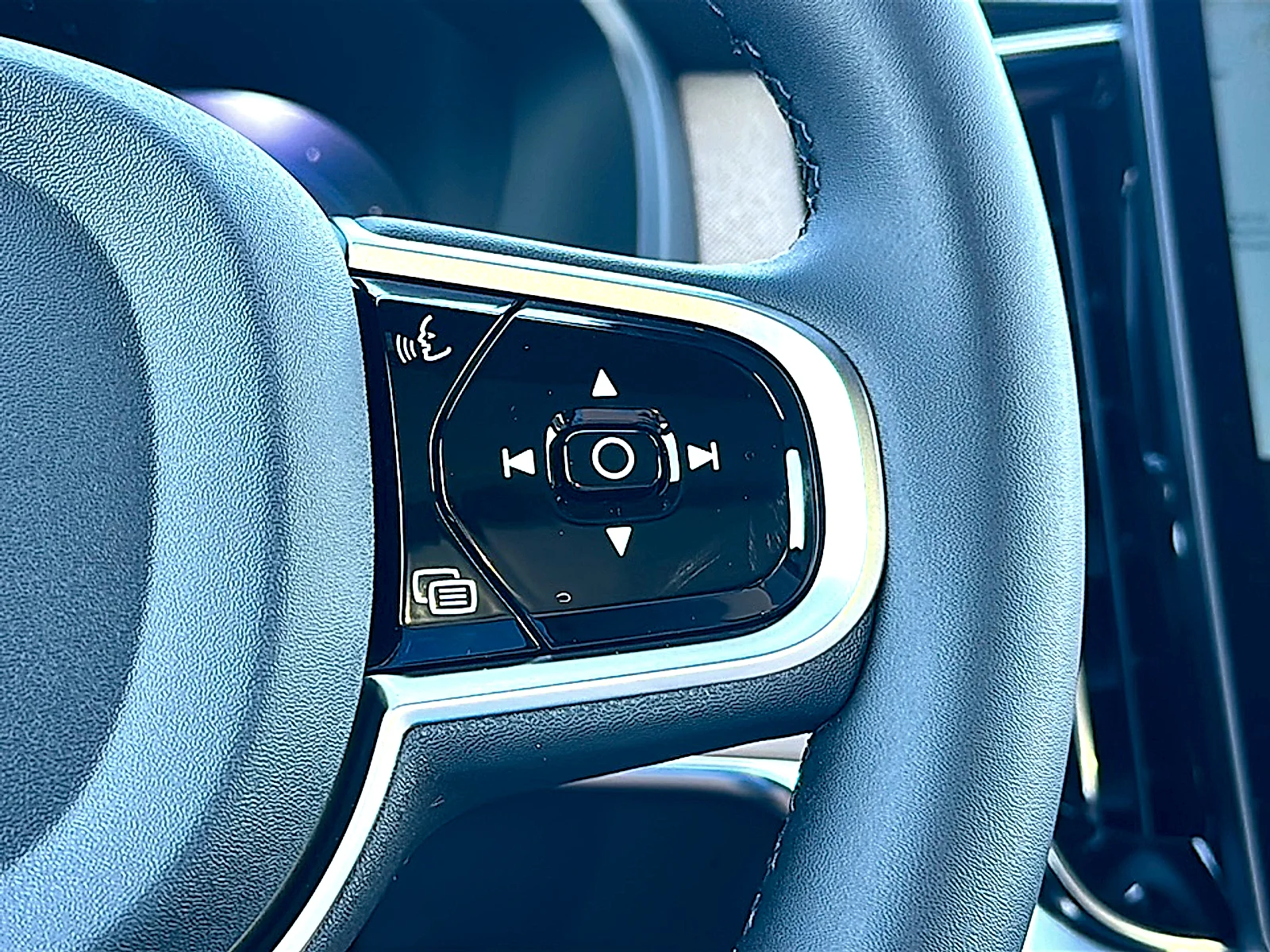 2025 Volvo XC90 Plus - Photo 19