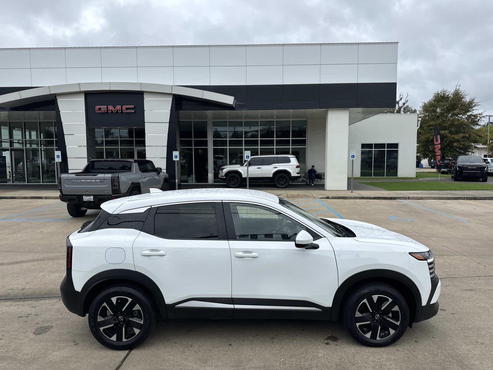 2025 Nissan Kicks SV AWD