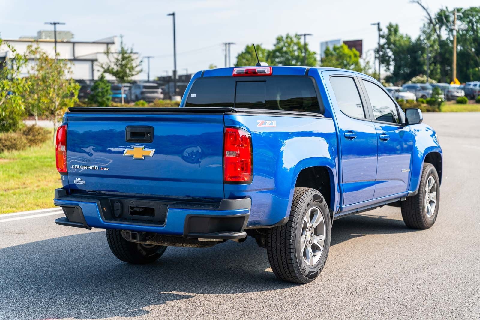 Used 2018 Blue Chevrolet Z71 image 7