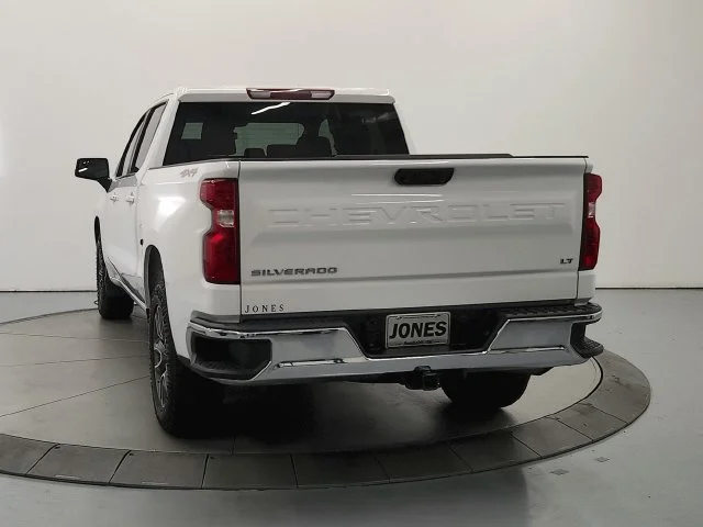 Used 2023 White Chevrolet LT image 7