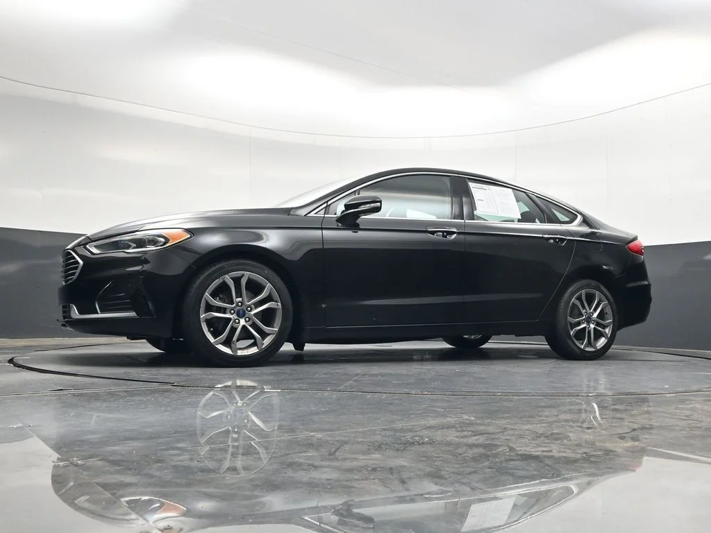 Used 2019 Black Ford SEL image 47