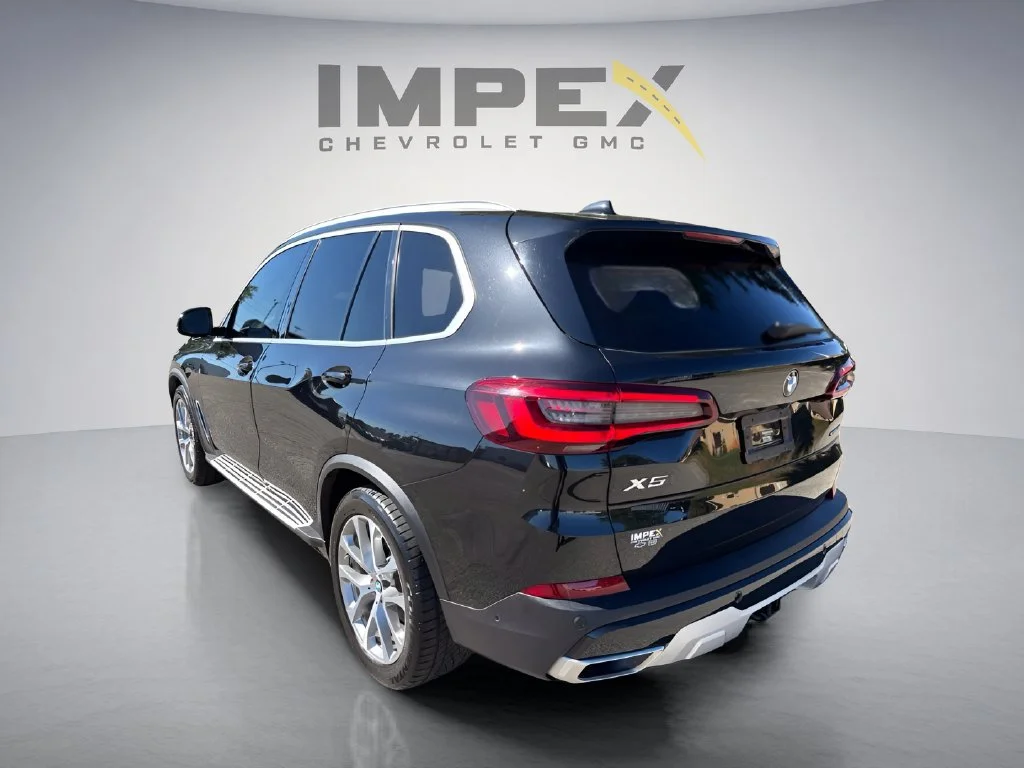 Used 2021 Black BMW sDrive40i image 3