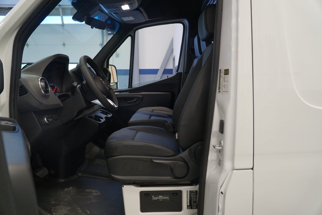 New 2026 Arctic White Mercedes-Benz Cargo 170 WB image 28