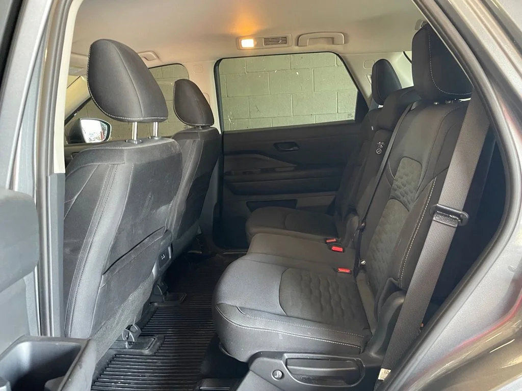Used 2025 Gray Nissan SV image 16