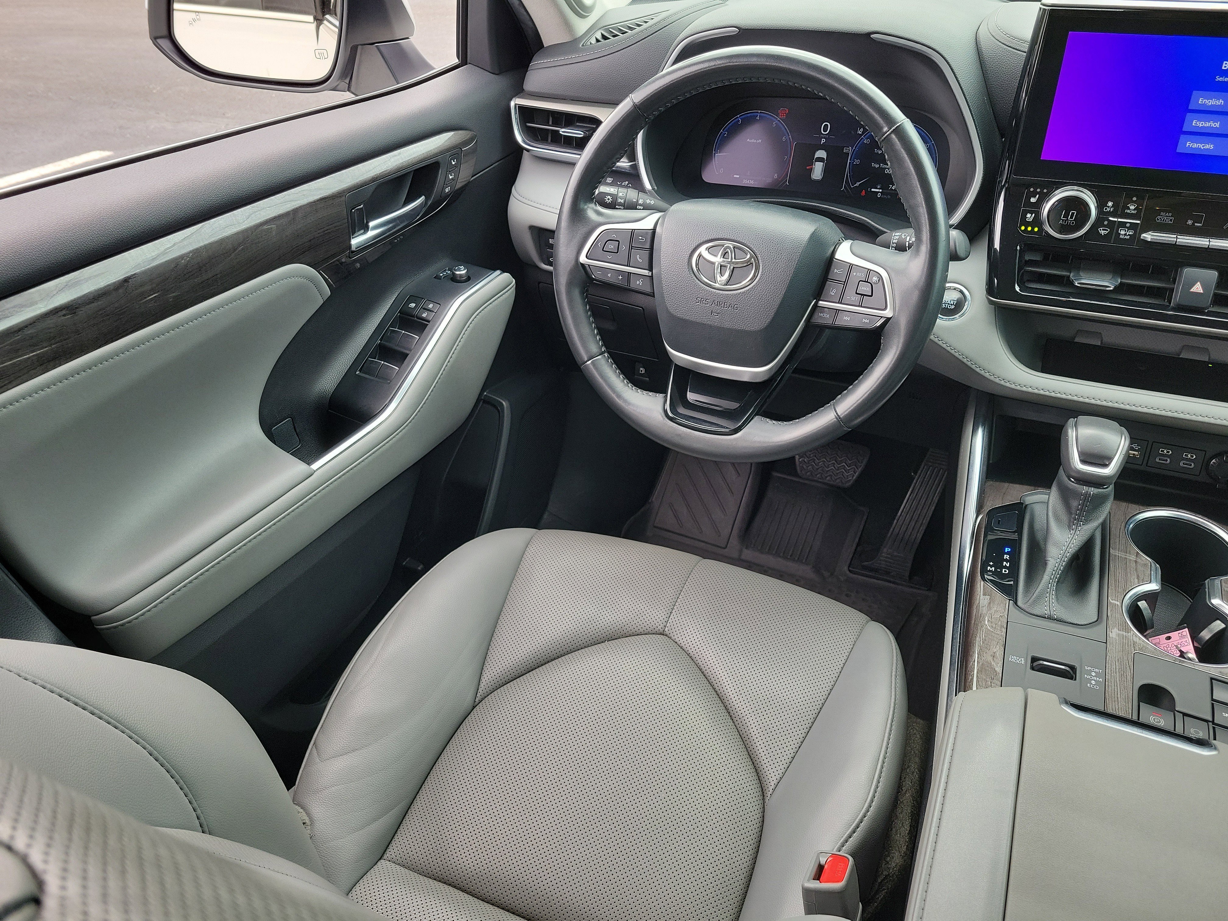 Used 2023 Wind Chill Pearl Toyota0 Limited image 16