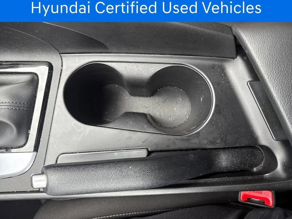 Certified Pre-Owned 2025 Hyundai Elantra SE