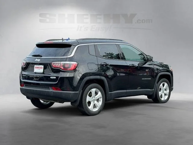 Used 2017 Diamond Black Jeep  image 13