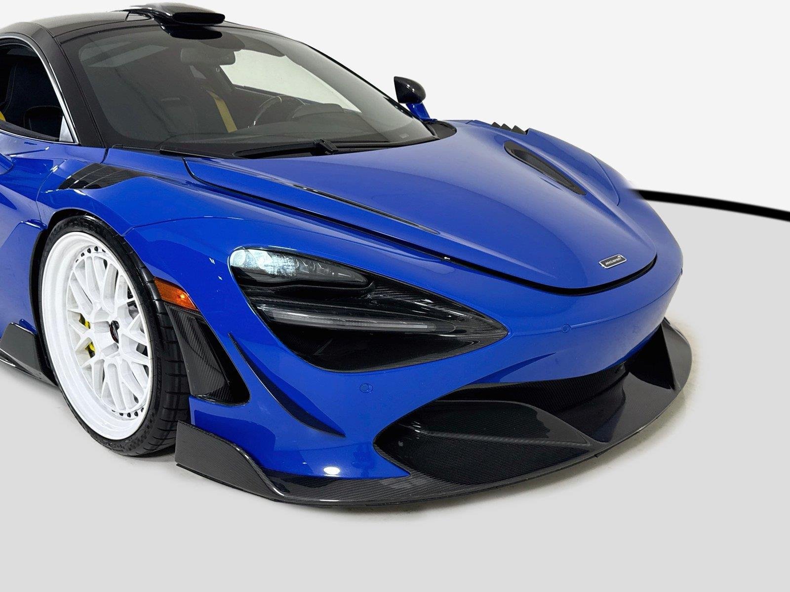 Used 2021 MSO Paris Blue / Miami Blue Wrap McLaren Performance | Full Ryft Body Kit | Carbon Steering Wheel | Exhaust | Custom Wheels image 29