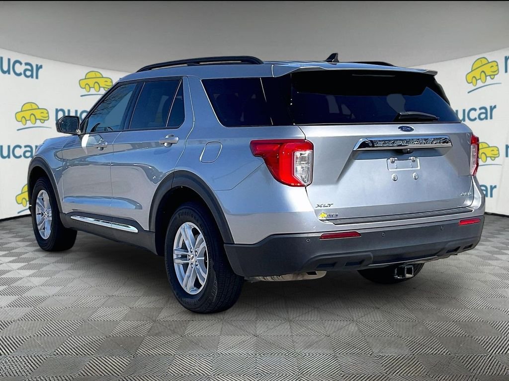 Used 2023 Iconic Silver Metallic Ford XLT image 4