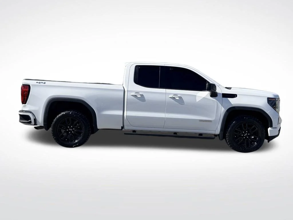 Used 2023 White GMC Elevation image 7