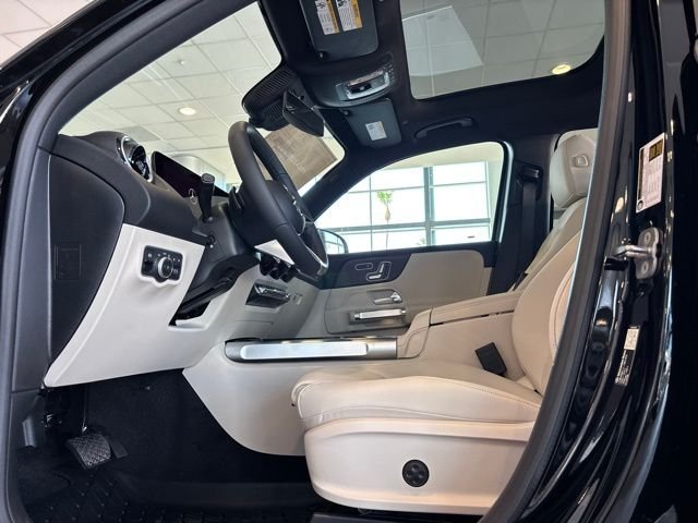 New 2026 Night Black Mercedes-Benz GLB 250 image 8
