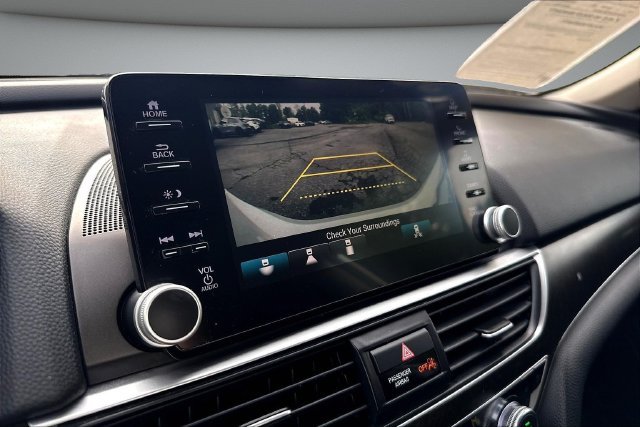 Used 2019 White Honda Touring image 16