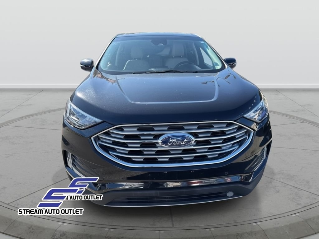 2022 Ford Edge Titanium photo 3