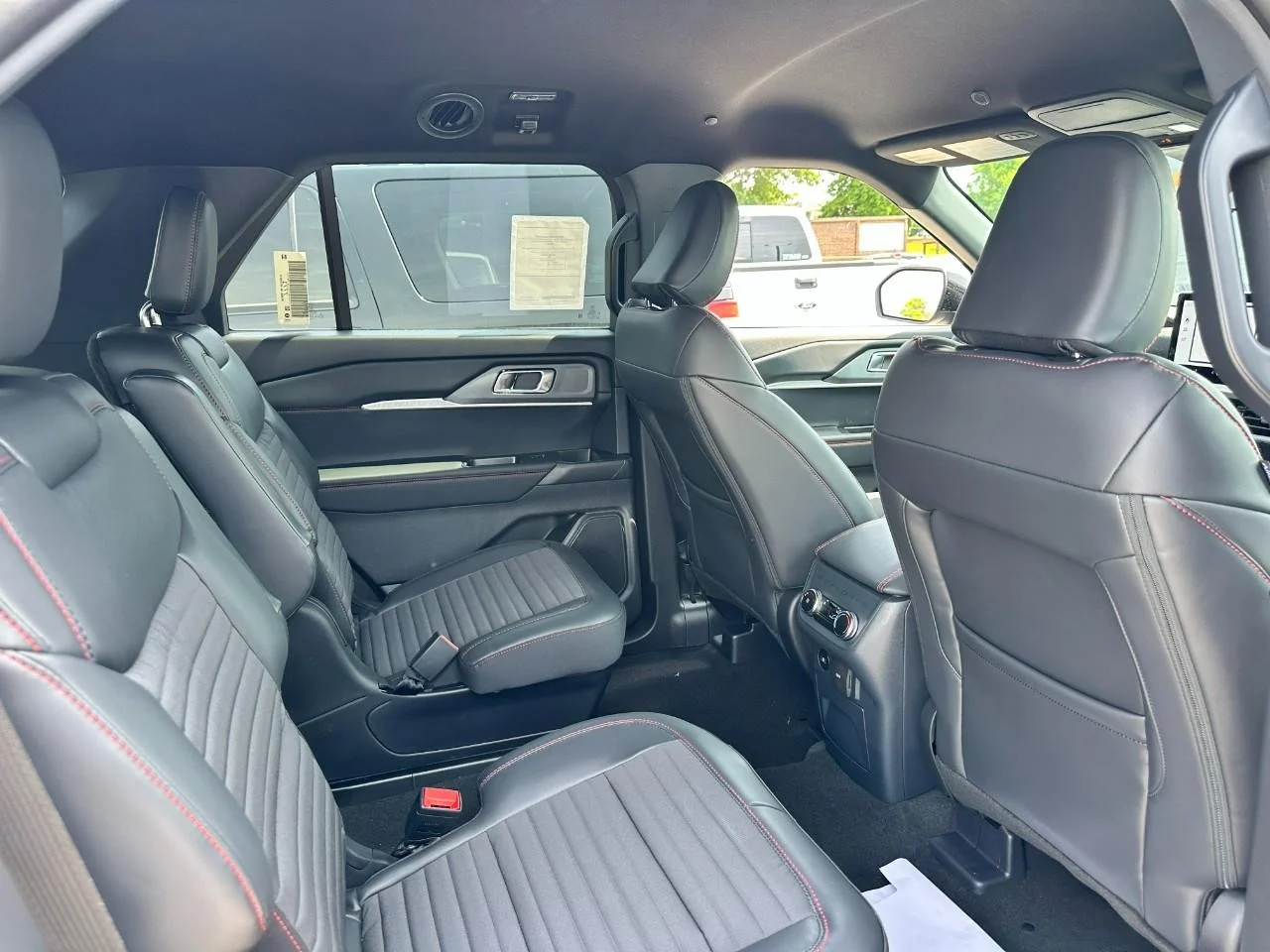 New 2026 Vapor Blue Metallic Ford ST-Line 4WD image 4