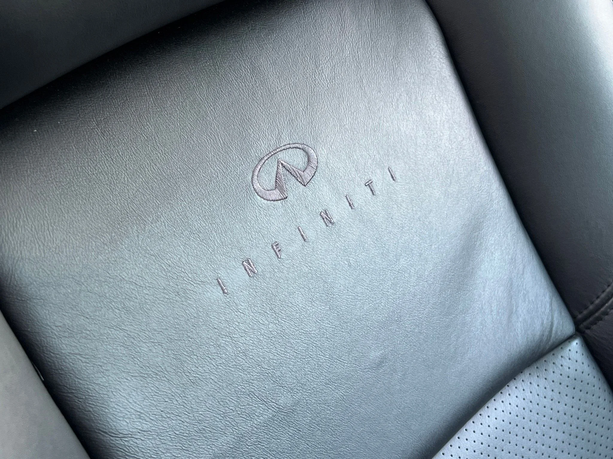 Used 2003  INFINITI Base image 36