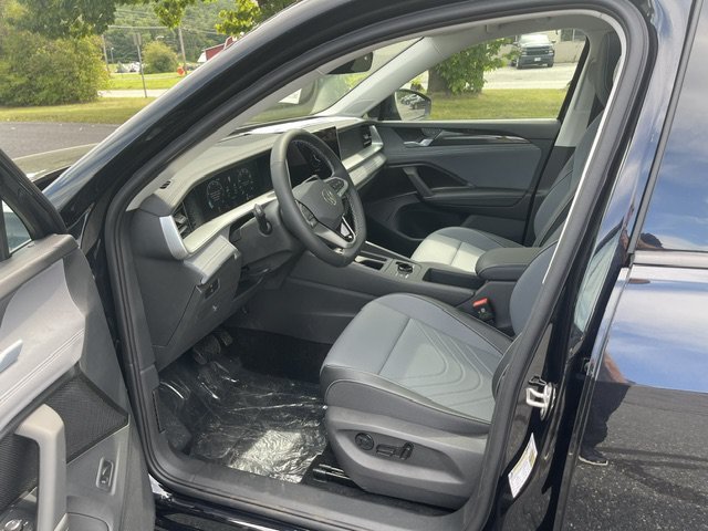 New 2026 Deep Black Pearl Volkswagen SE AWD image 11