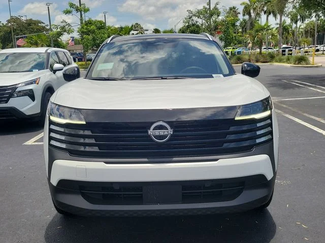 New 2026 Aspen White TriCoat / Super Black Two-tone Nissan SV image 2