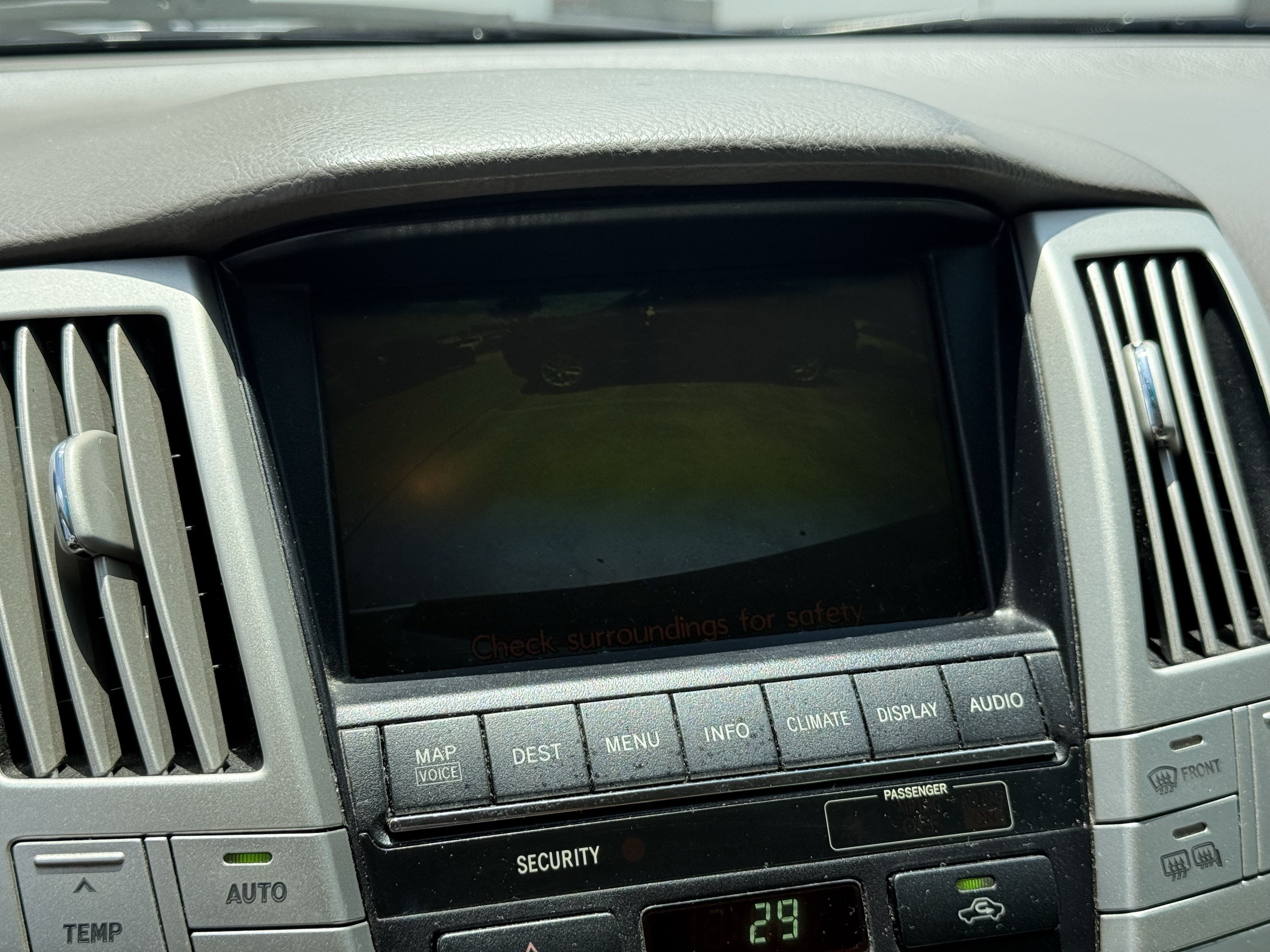 Used 2008 White Lexus  image 20