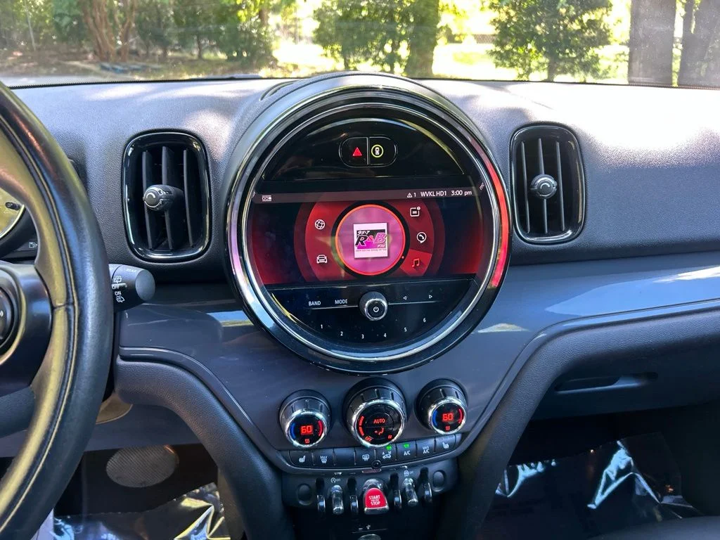 Used 2021  MINI Oxford Edition image 20