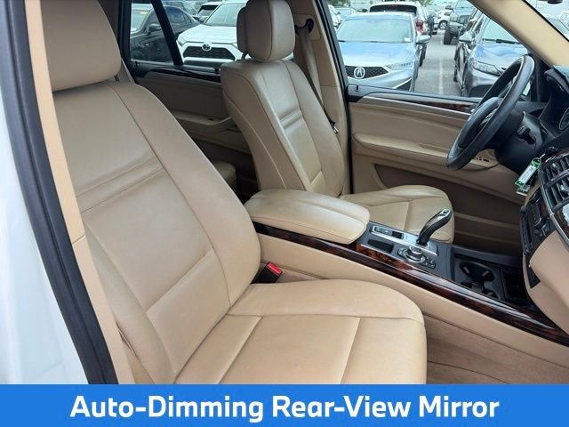 Used 2011 White BMW xDrive35i image 12
