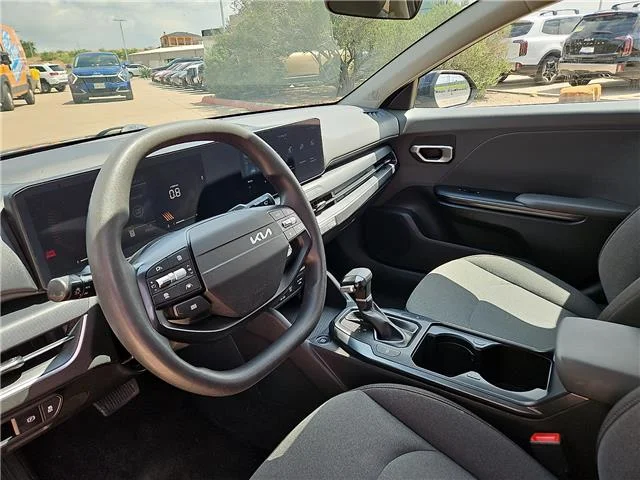 Used 2025 Aurora Black Pearl KIA LX image 12