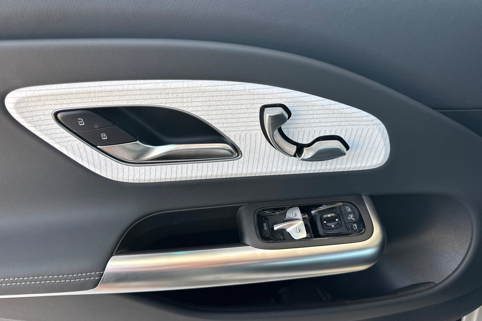 New 2027 MANUFAKTUR Alpine Grey Mercedes-Benz CLA 350 image 22