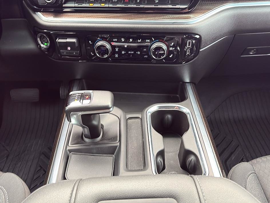 Used 2022 Black Chevrolet RST image 6