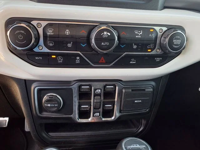 Used 2023 White Jeep Texas Trail image 11