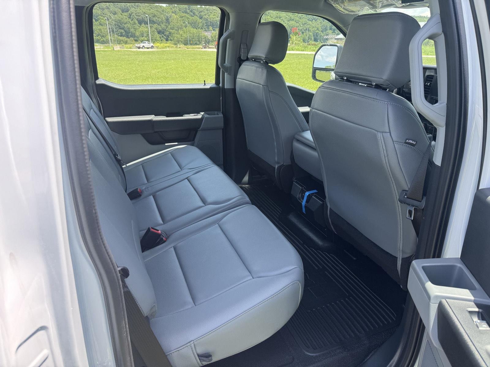 New 2026 Oxford White Ford XL image 14