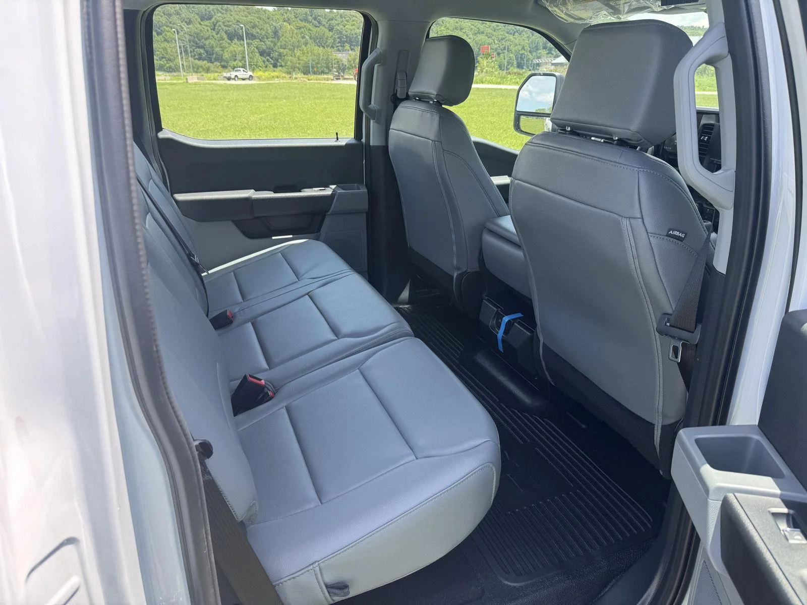 New 2026 Oxford White Ford XL image 14