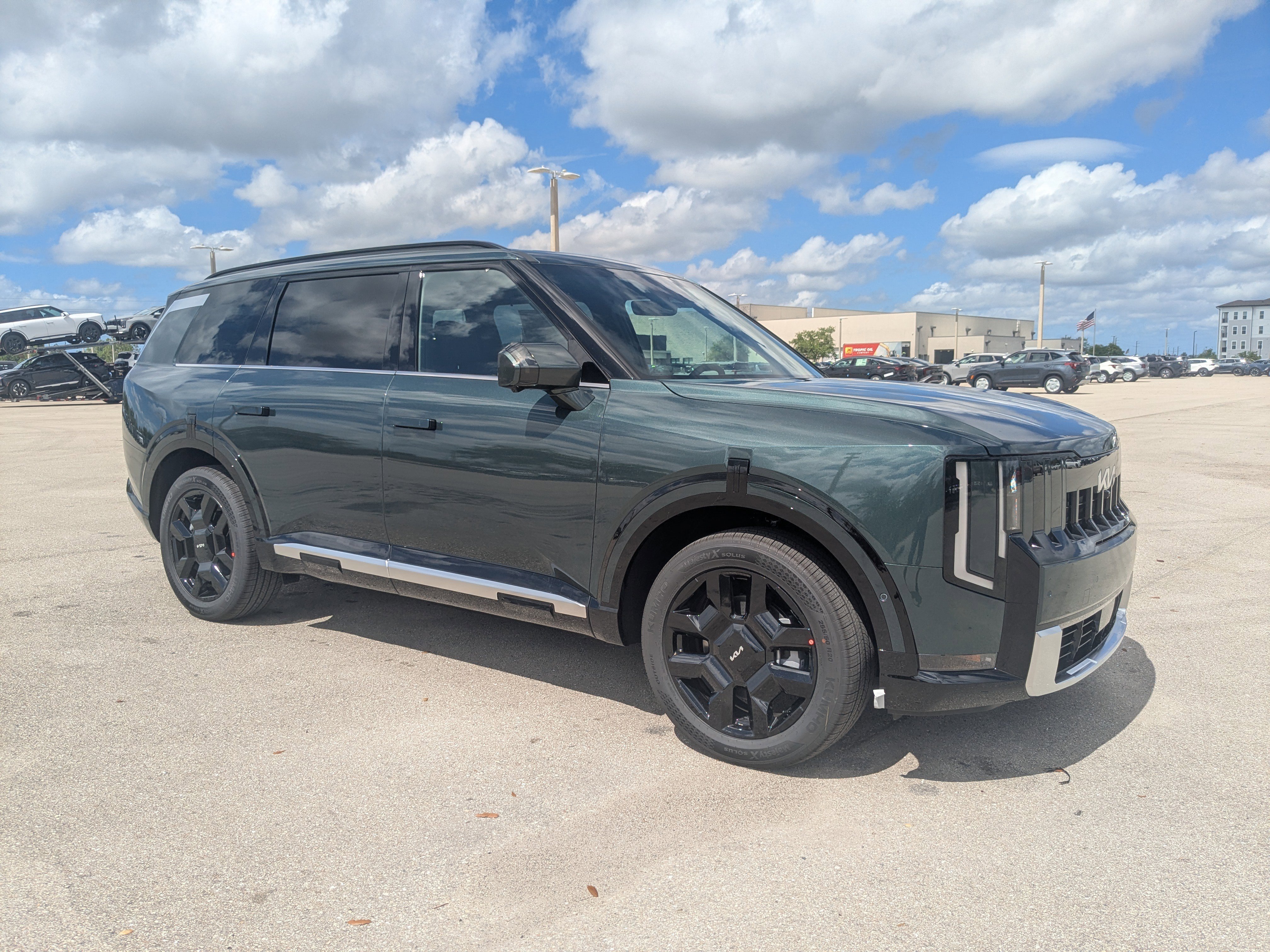 New 2027 Black Jade Green Kia SX image 2
