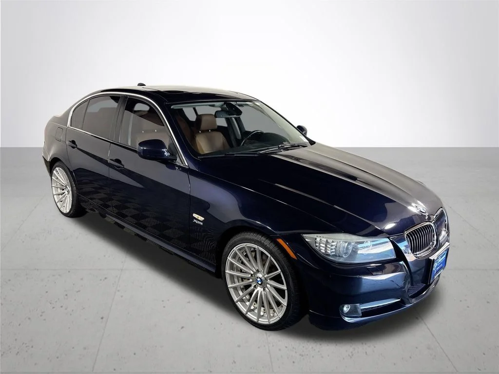 Used 2010 Blue BMW 335i xDrive image 4