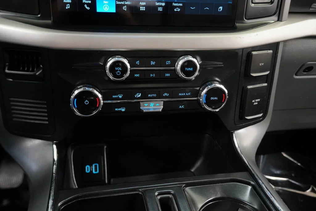 Used 2022 White Ford XLT image 29