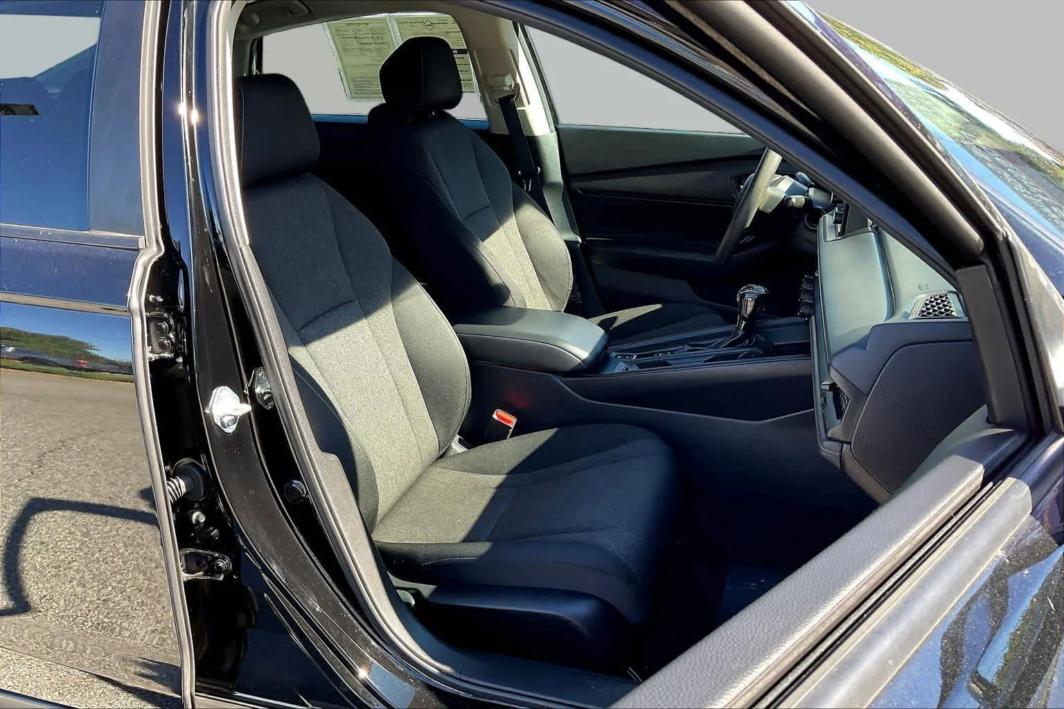Used 2024 Crystal Black Pearl Honda LX image 9